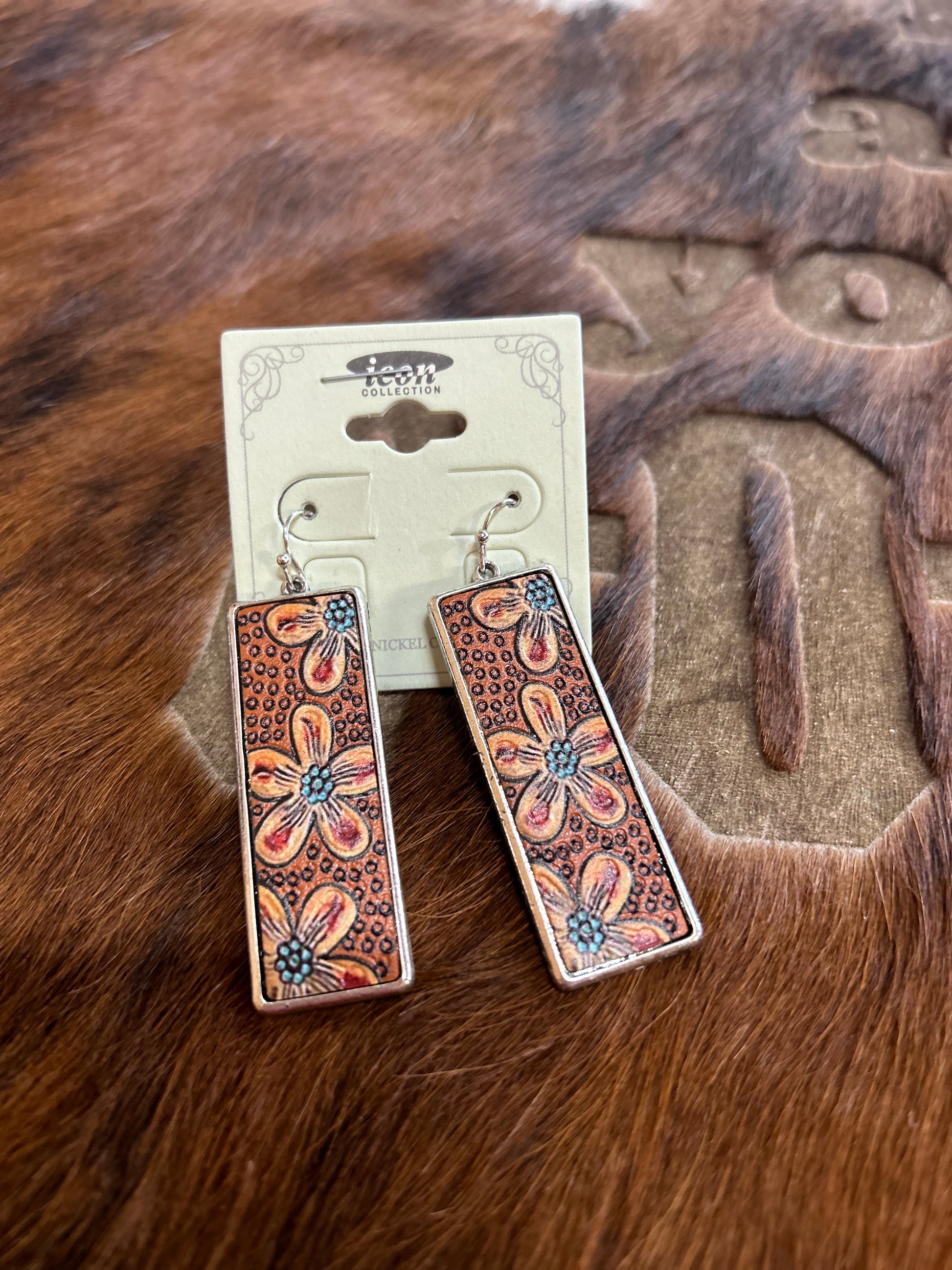 Western flower leather earring Double C Western Supply