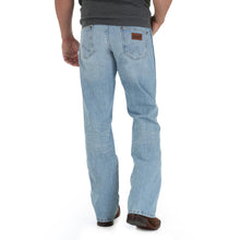 Load image into Gallery viewer, Wrangler Retro® Boot Cut Jean - Crest
