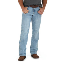 Load image into Gallery viewer, Wrangler Retro® Boot Cut Jean - Crest
