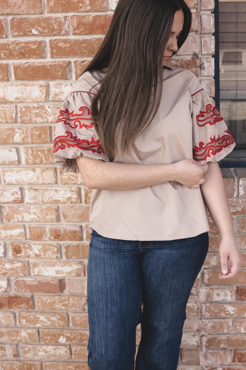 Sweetwater Stitch Dust/Rojo Flowy Top