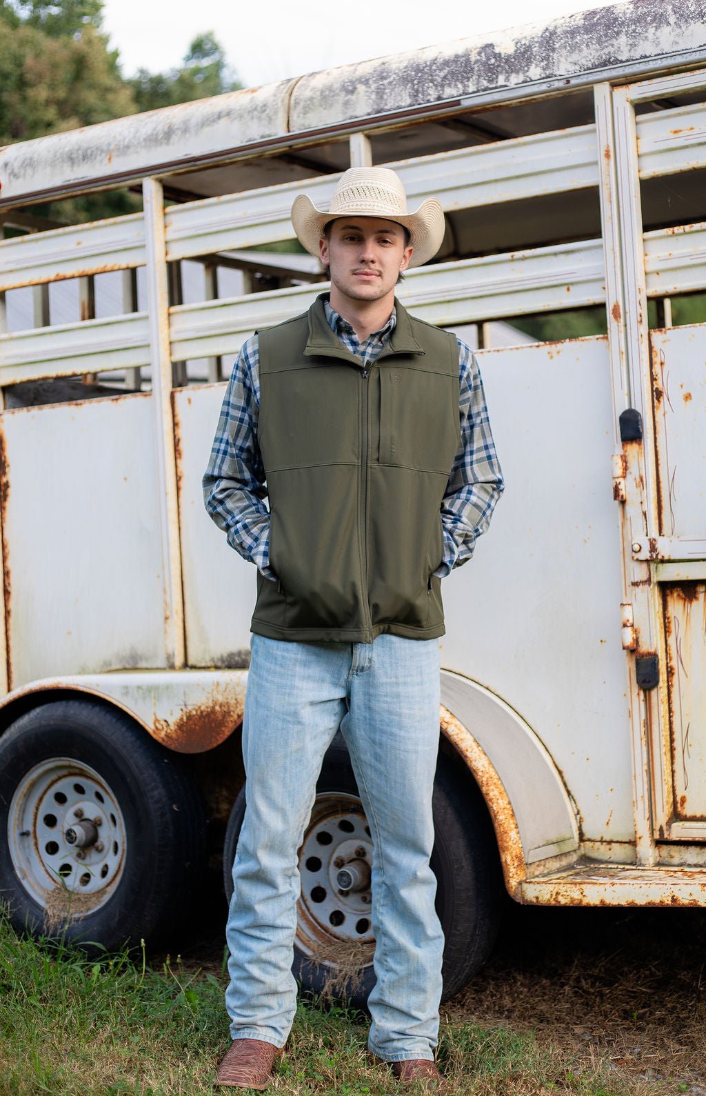 MNS Vernon Softshell Vest FOREST NIGHT 10079625 - Double C Western SupplyAriat