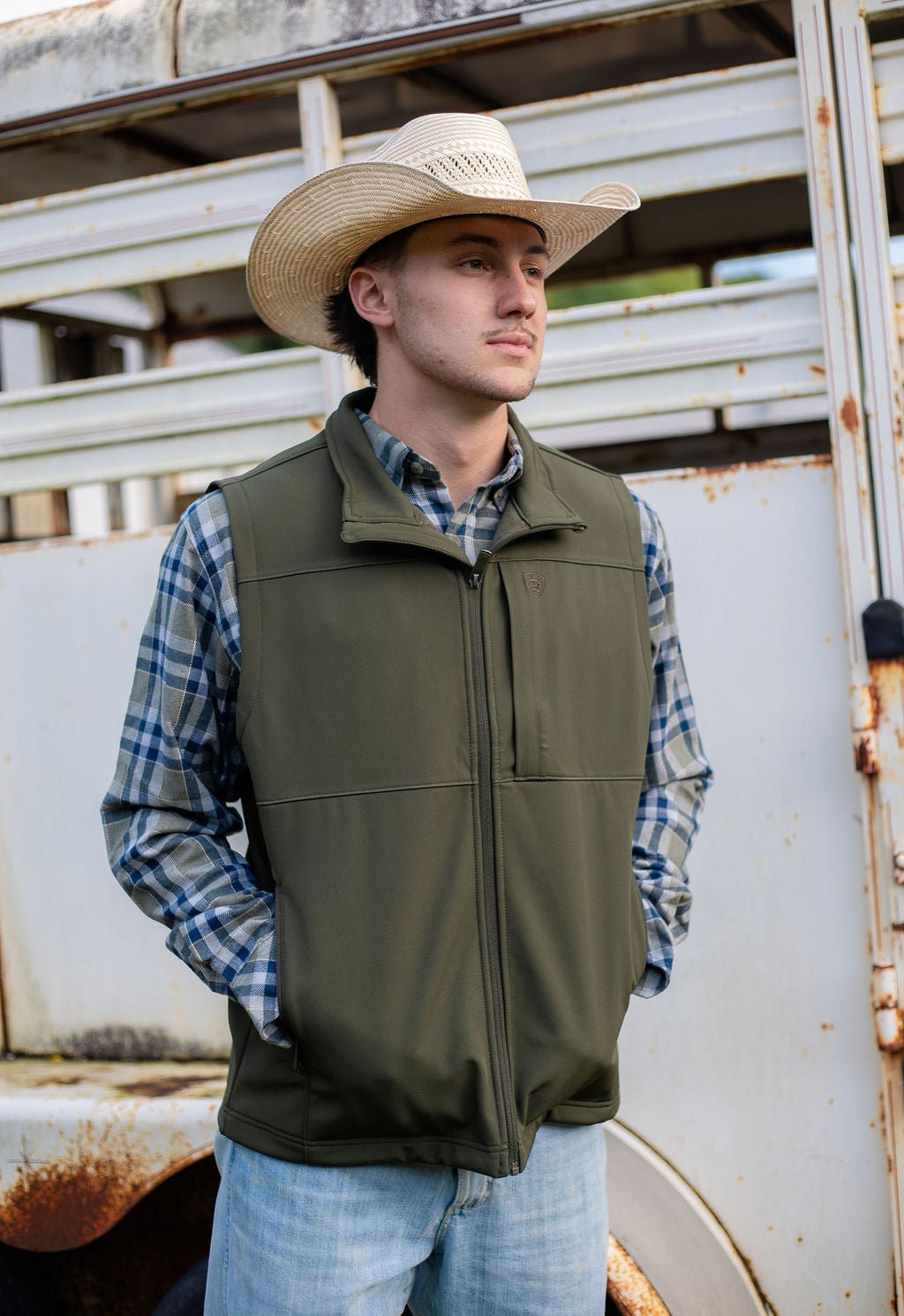 MNS Vernon Softshell Vest FOREST NIGHT 10079625 - Double C Western SupplyAriat