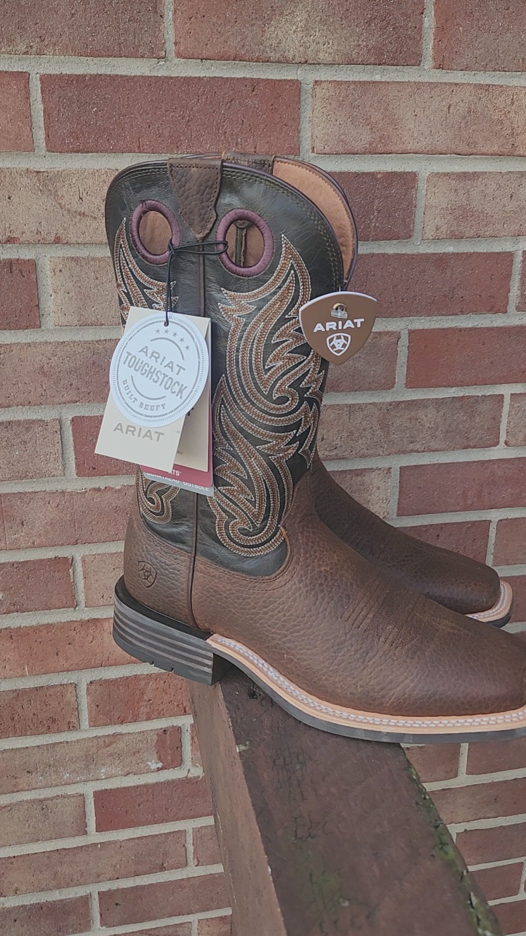 Ariat Men's Highland Toughstock Wide Square Toe Cowboy Boot