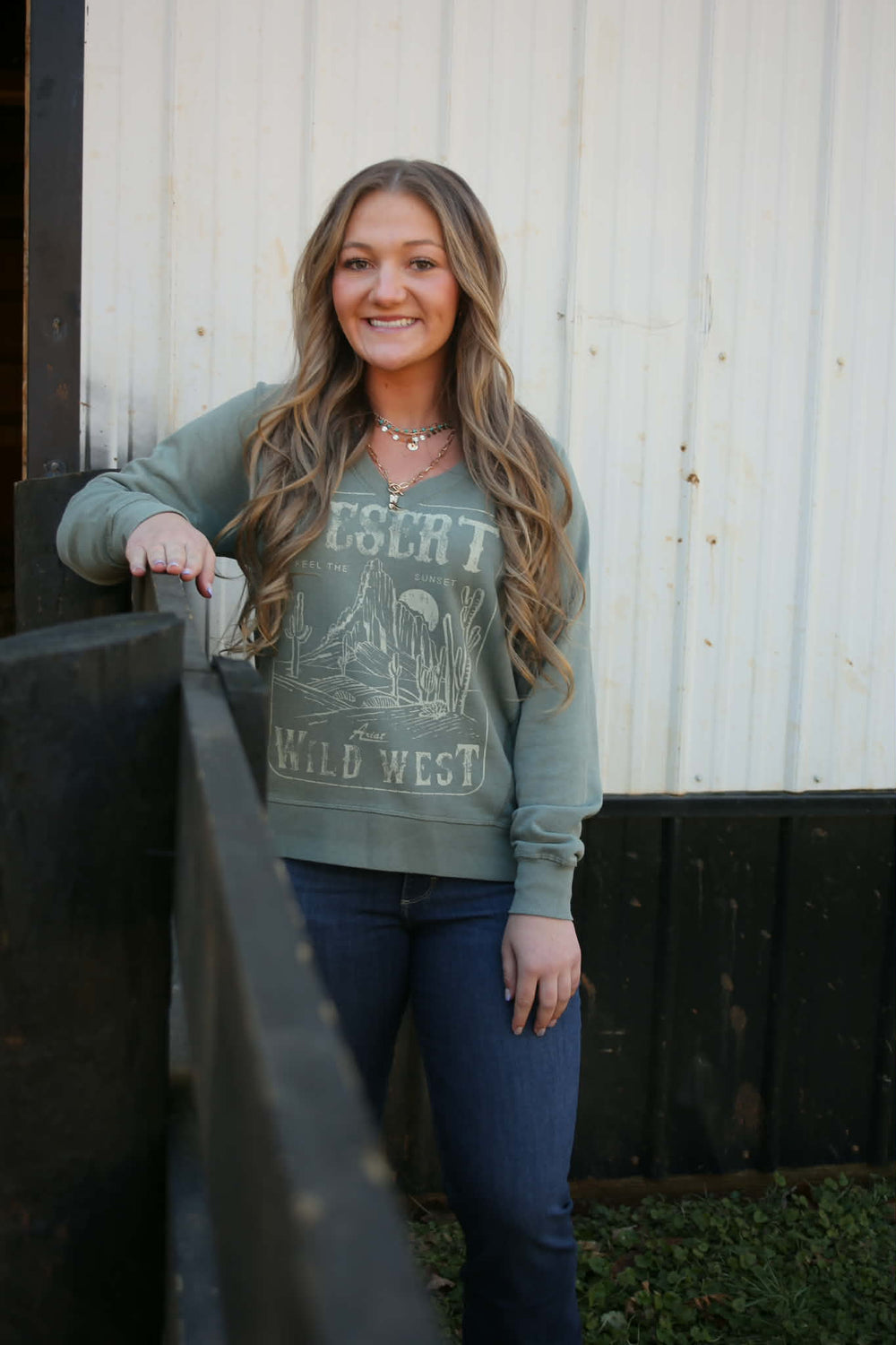 WMS Victoria Sweatshirt SEA SPRAY 10071630 Sweatshirt ariat Women's Ariat