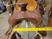 Load image into Gallery viewer, 16&quot; Big Horn
