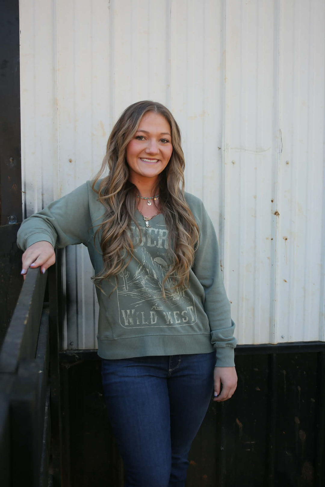 WMS Victoria Sweatshirt SEA SPRAY 10071630 Sweatshirt ariat Women's Ariat