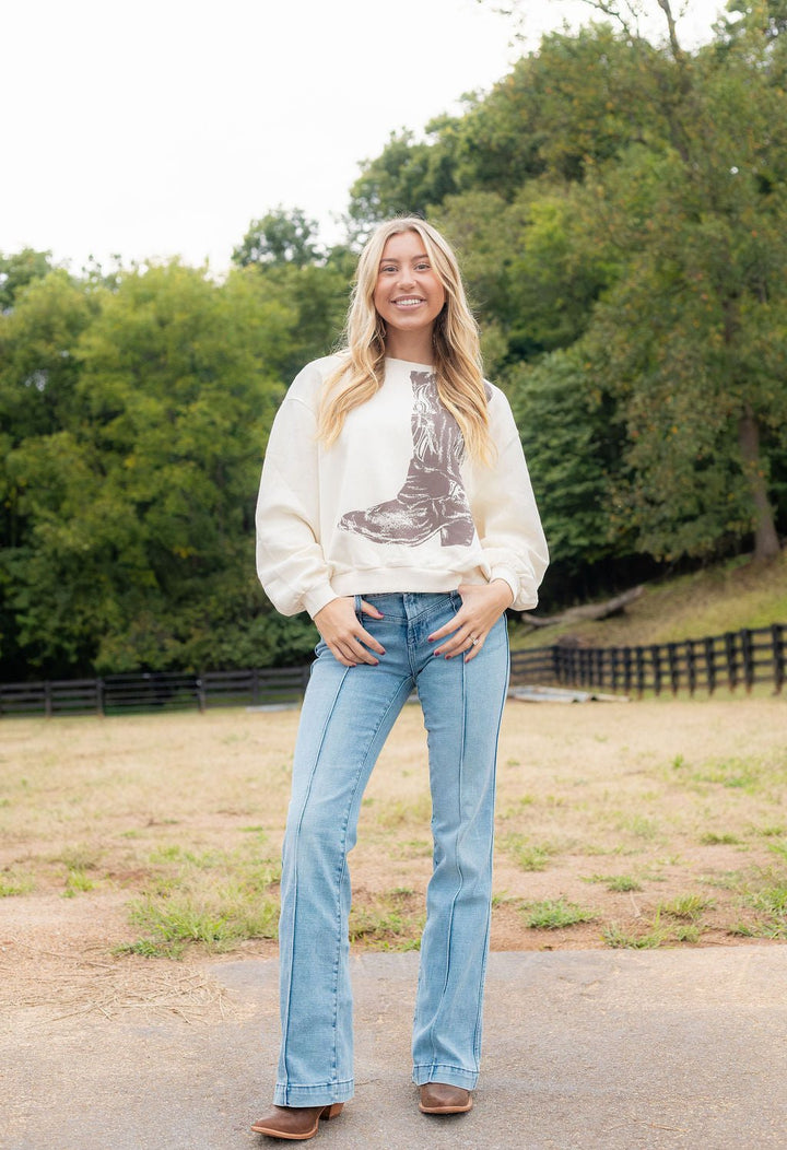 Wrangler Retro® Vintage Oversized Cropped Sweatshirt - Cream - 112385399 - Double C Western SupplyWrangler