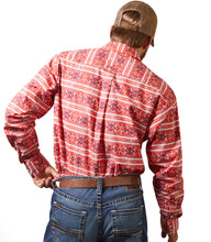Load image into Gallery viewer, Ariat® Men&#39;s Classic Davon Cayenne Red Snap Shirt
