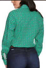 Load image into Gallery viewer, Cinch Women&#39;s Green Medallion Print
