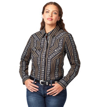 Load image into Gallery viewer, Womens Wrangler® Essential Shirt - Black
