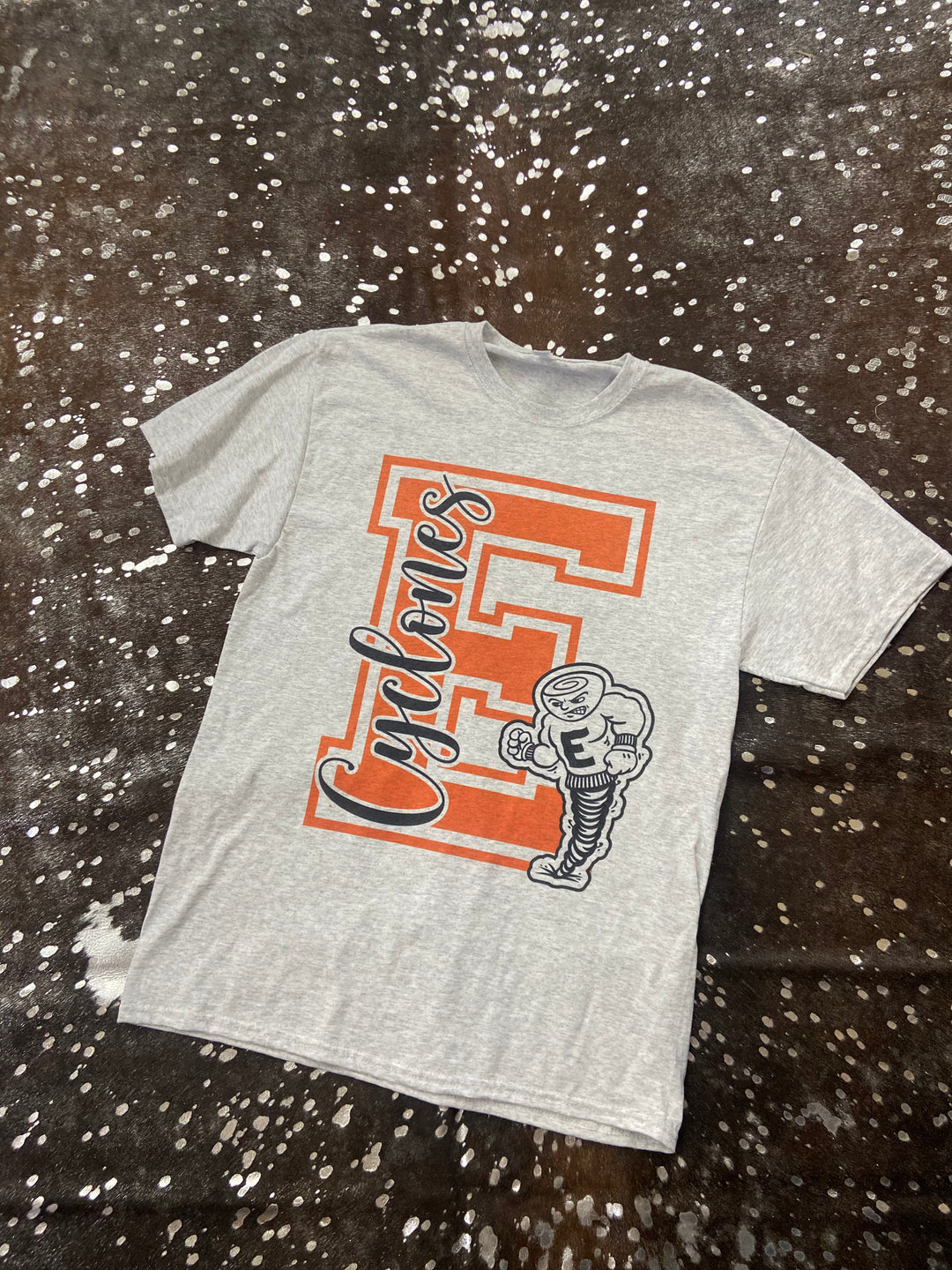 Elizabethton Cy1xwclones T-l,, T-Shirt Light Gray E Cyclones 60% off mom dad grads Tattered Bee Tattered Bee