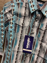 Load image into Gallery viewer, Wrangler boys checotah classic fit
