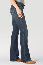 Load image into Gallery viewer, Women’s Wrangler Ultimate Riding Jeans

